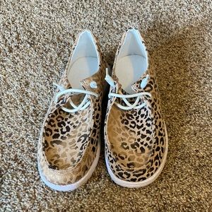 Women’s canvas loafers sz5.5-6 (36)